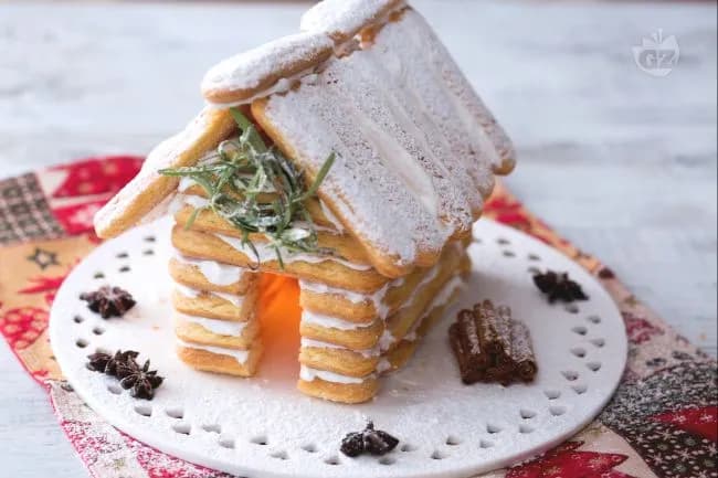 Baita di savoiardi con ghiaccia