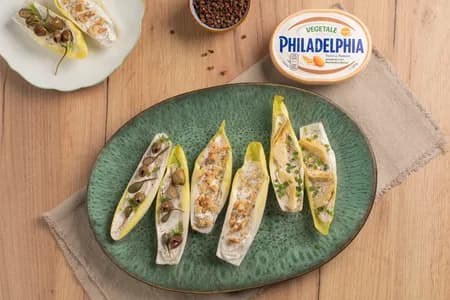 Barchette di indivia al formaggio vegetale