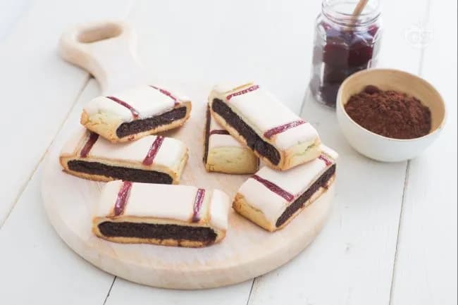 Biscotti all'amarena napoletani