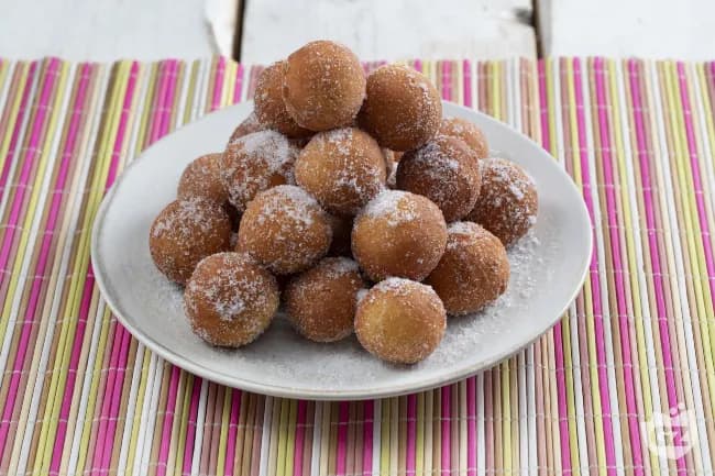 Castagnole di ricotta fritte