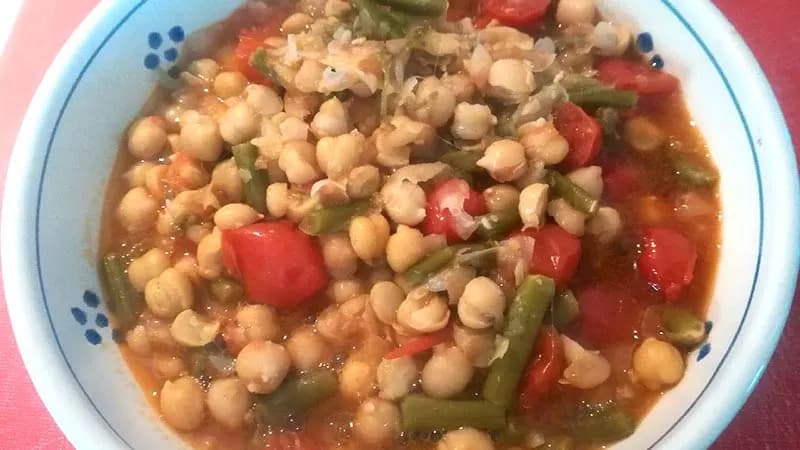 Ceci e asparagi in padella