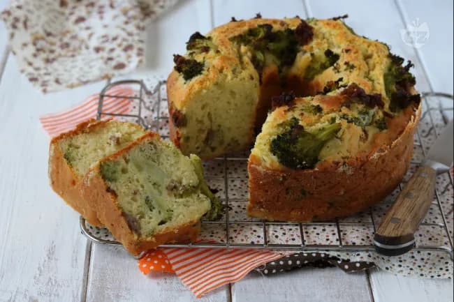 Ciambella salata con broccoli e
