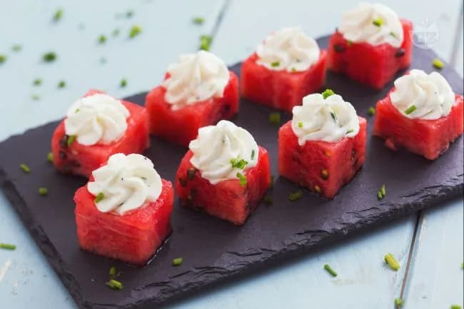 Finger food anguria e caprino