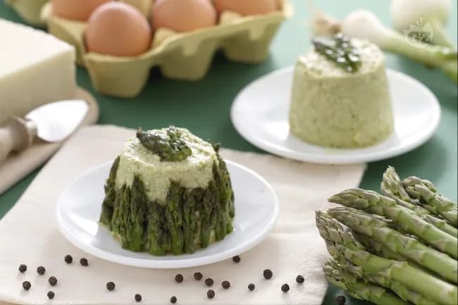 Flan di asparagi delicato e sfizioso