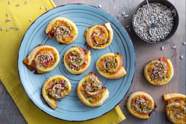 Girelle di sfoglia zucchine e prosciutto