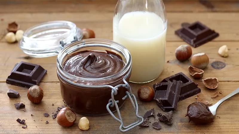 Crema spalmabile alla nocciola e cioccolato