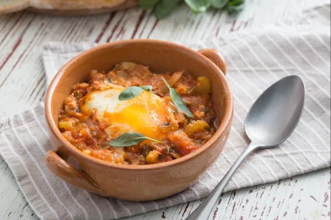 Acquacotta toscana con uova e pane