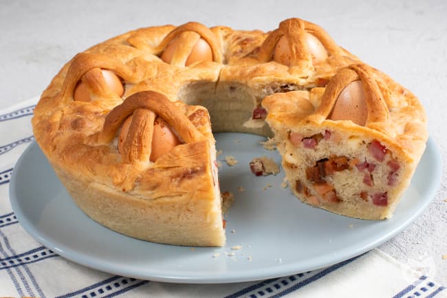 Casatiello napoletano