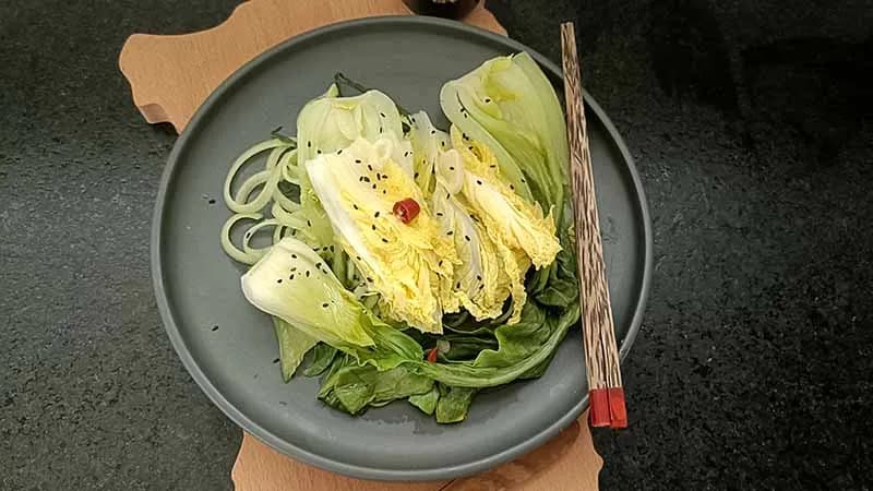 Cavolo cinese al vapore con sesamo