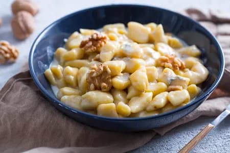 Gnocchetti con gorgonzola e noci