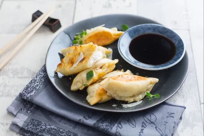 Gyoza cacio e pepe