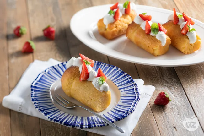 BabĂ al rum con crema chantilly