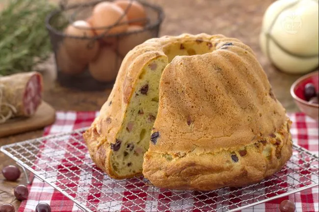 Babà salato con salumi e formaggi