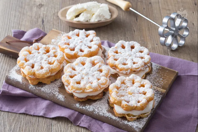 Baci panteschi fritti con crema