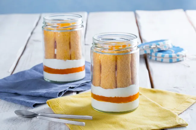 Barattolo picnic con crema di yogurt