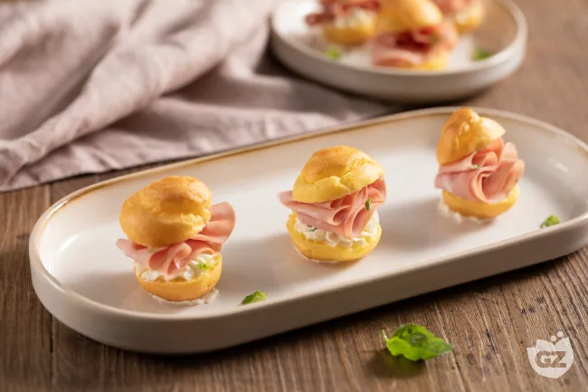 Bignè salati alla mortadella