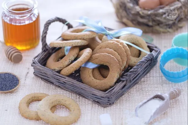 Biscotti al miele e semi di papavero