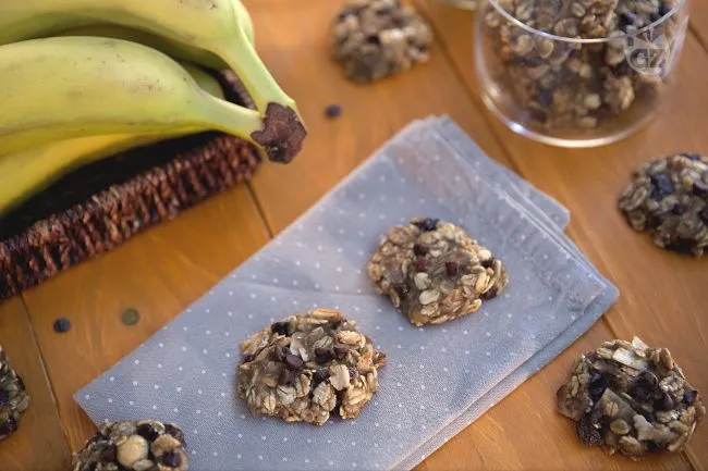 Biscotti con muesli e banana