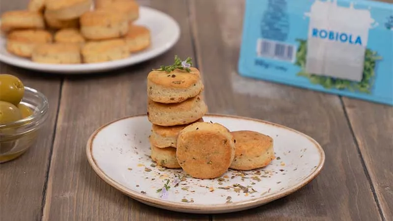 Biscotti salati alla robiola