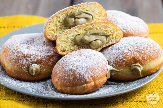 Bomboloni al pistacchio