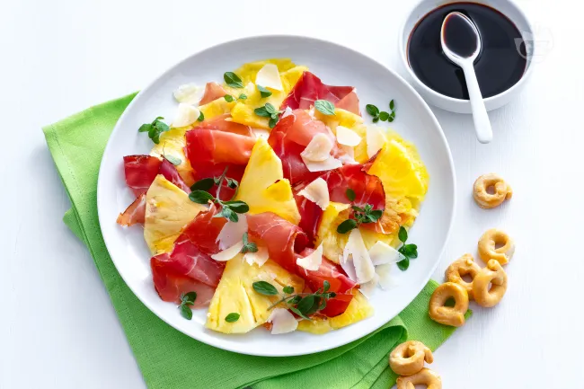 Carpaccio di ananas e speck