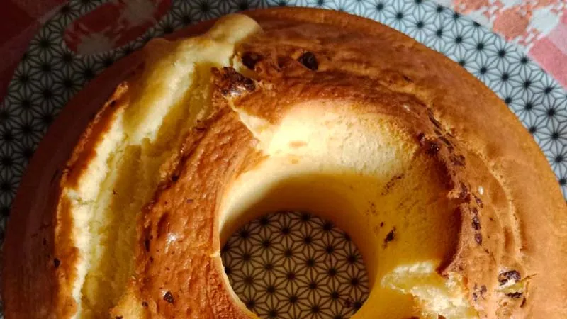 Ciambella allo yogurt con arancia e gocce