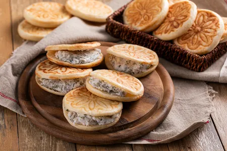 Crescentine modenesi con cunza di lardo