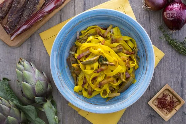 Fettuccine con carciofi e pancetta
