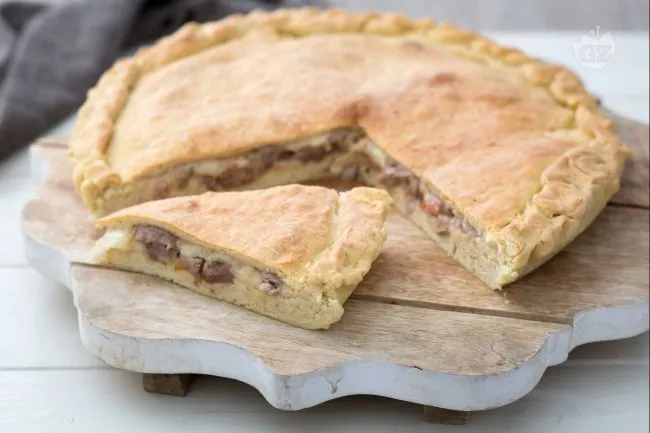 Focaccia di carnevale salentina ripiena