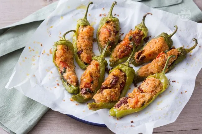 Friggitelli ripieni vegetariani al forno