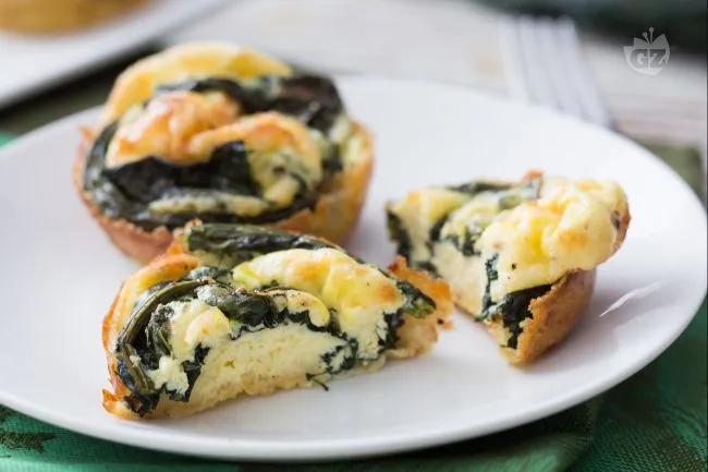 Frittatine di cavolo nero in stampo muffin - finger food vegetariano