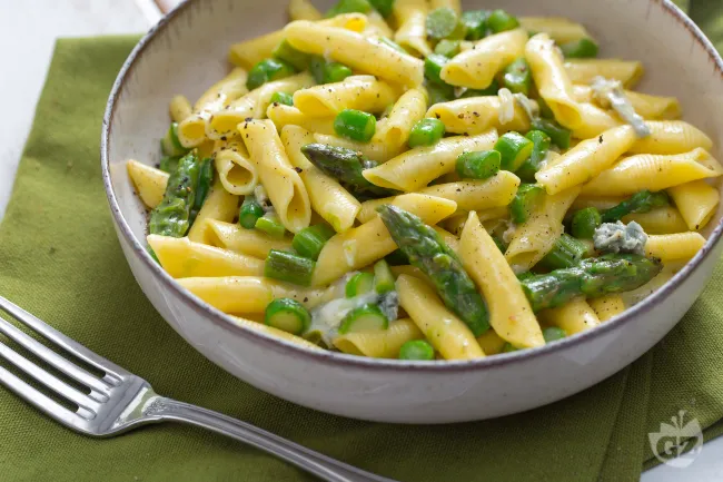 Garganelli con asparagi e gorgonzola