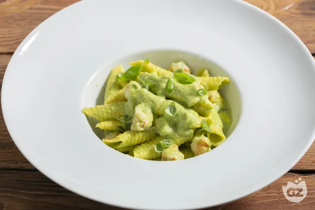 Garganelli con Pesto di Zucchine e Gamberetti