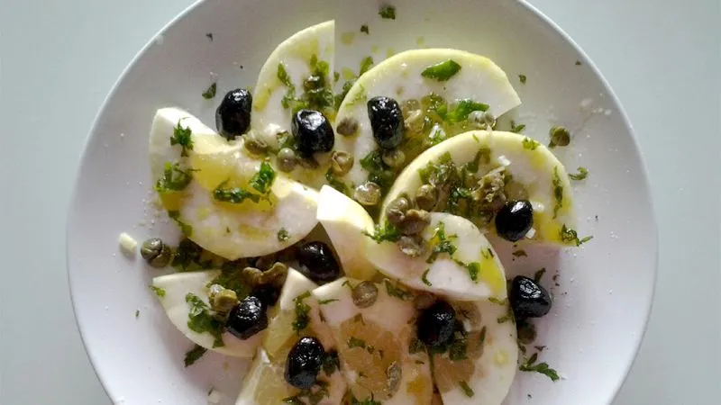 Insalata di cedro con capperi e menta