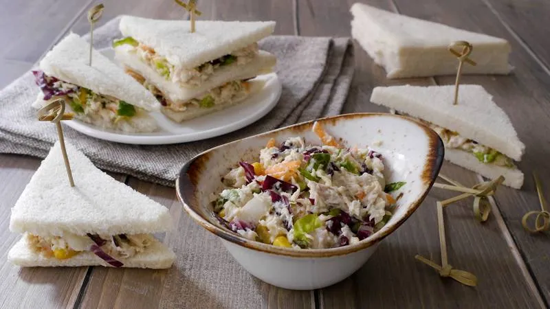 Insalata di pollo per tramezzini