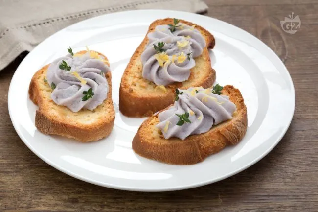 Merluzzo mantecato con yogurt e patate viola
