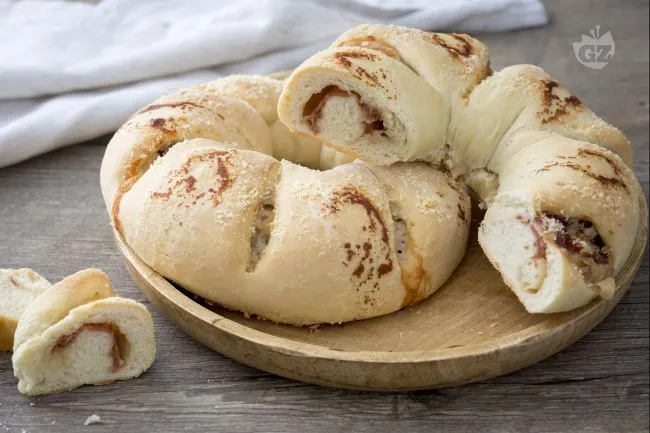 Pane di san petronio ripieno