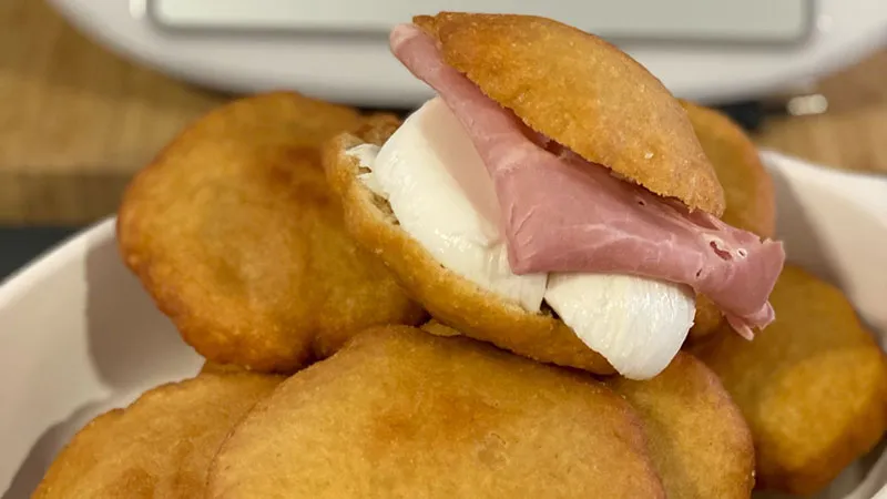 Panini fritti napoletani