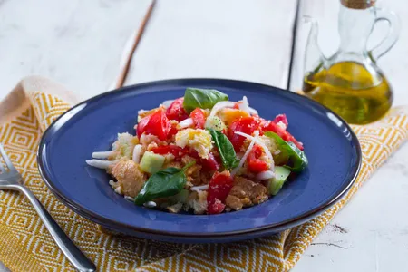 Panzanella toscana tradizionale