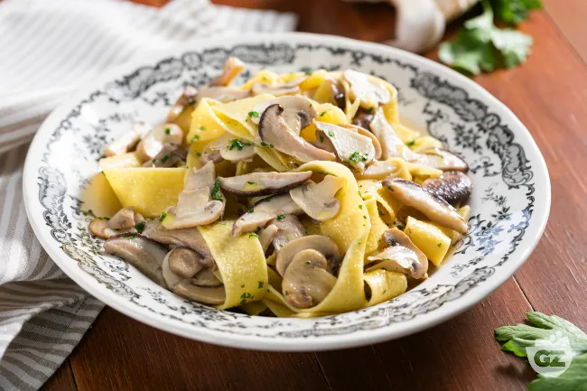 Pappardelle con funghi misti