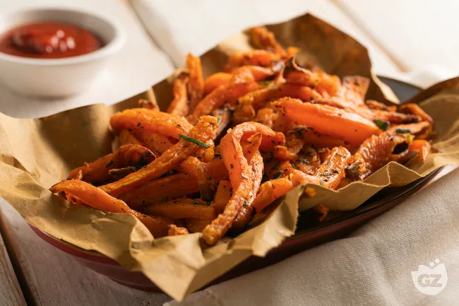 Patate dolci fritte in friggitrice ad aria