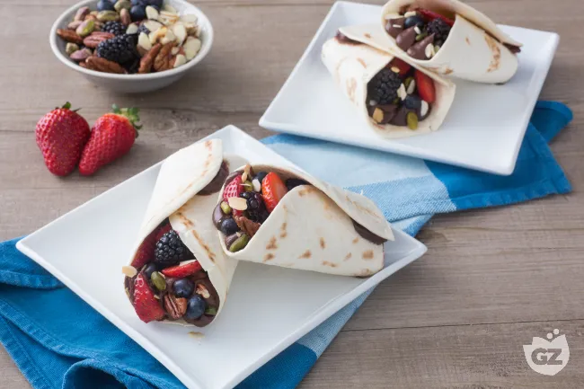 Piadina con crema al cioccolato e frutta