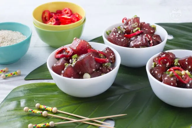 Poke hawaiano di tonno marinato