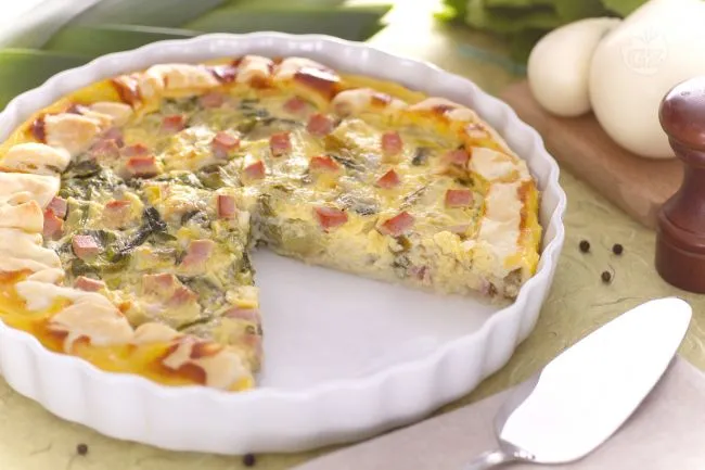 Quiche con scarola e cubetti di cotto
