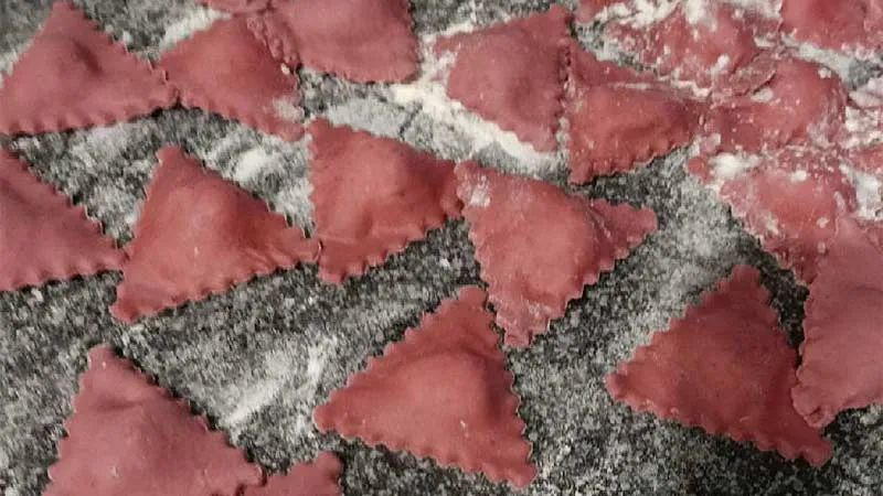 Ravioli ripieni di mortadella