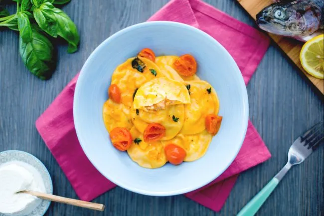 Ravioli ripieni di trota salmonata