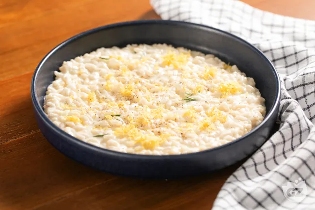 Risotto al limone con caprino e rosmarino