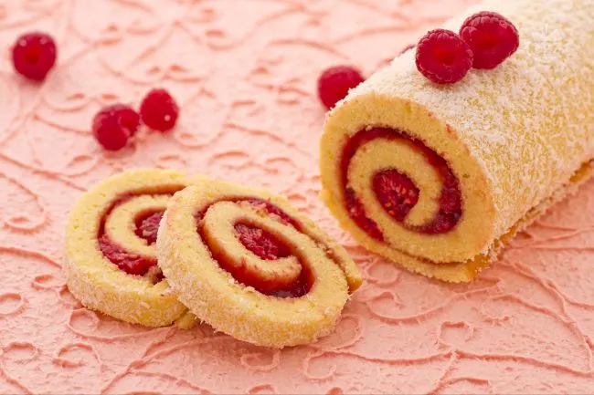 Rotolo ai lamponi e cocco