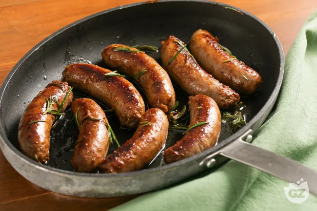 Salsiccia in padella con vino