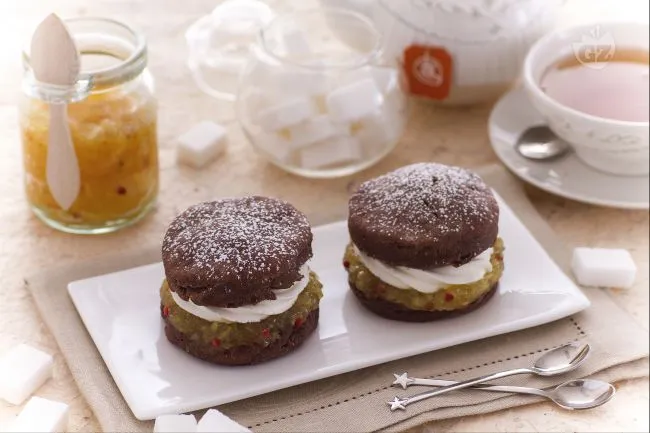 Scones al cioccolato con crema